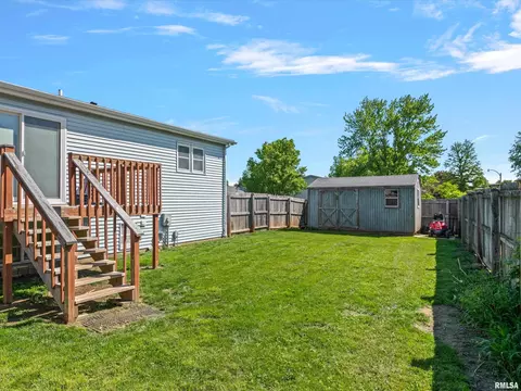 Exterior - 2712 Mead Dr, Springfield, IL 62707 photo 6 of 6
