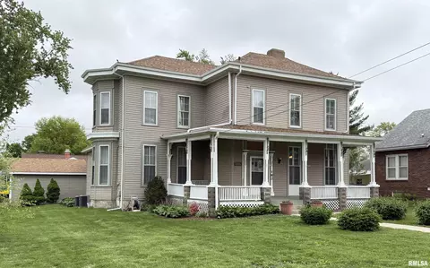 1206 S Clay Ave, Jacksonville, IL 62650