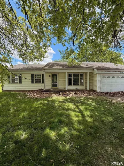 415 Camden Rd, Mount Sterling, IL 62353