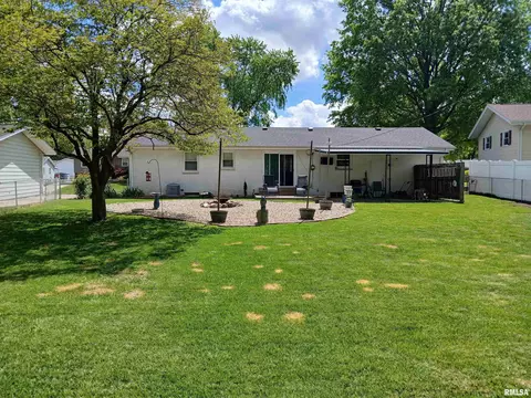 Exterior - 2109 Keokuk St, Springfield, IL 62702 photo 11 of 12