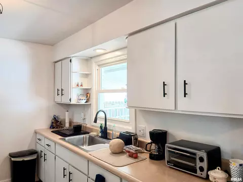 Kitchen - 2109 Keokuk St, Springfield, IL 62702 photo 6 of 6