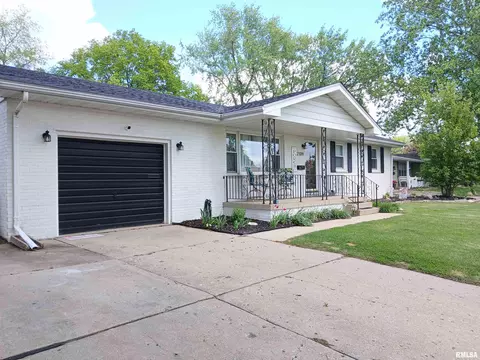 Exterior - 2109 Keokuk St, Springfield, IL 62702 photo 3 of 12
