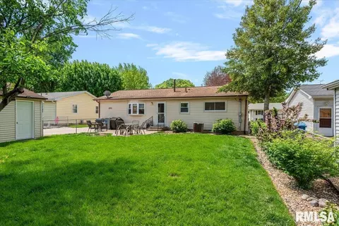 Exterior - 40 Foresters Ln, Springfield, IL 62704 photo 3 of 4