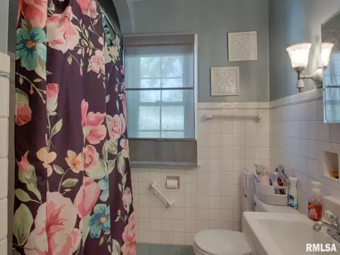 Bath - 910 S 24th St, Quincy, IL 62301 photo 2 of 2