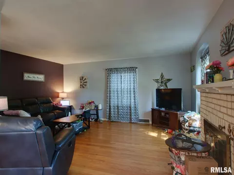 Other - 910 S 24th St, Quincy, IL 62301 photo 2 of 8