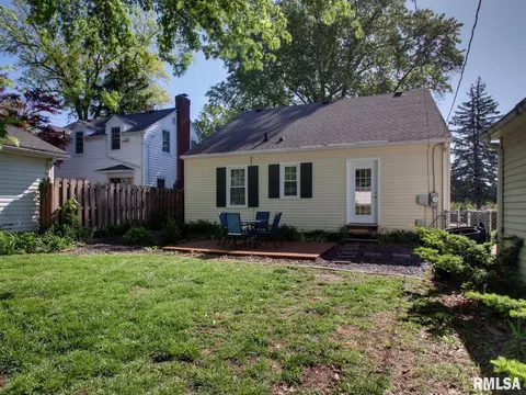 Exterior - 910 S 24th St, Quincy, IL 62301 photo 5 of 6