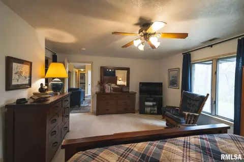 Bedroom - 17157 Liberty Rd, Grafton, IL 62037 photo 2 of 3