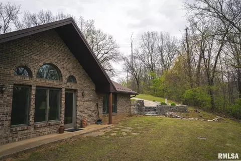 Exterior - 17157 Liberty Rd, Grafton, IL 62037 photo 2 of 9
