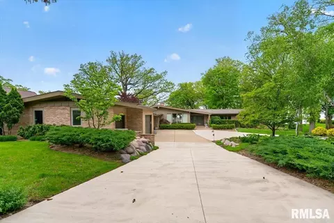 Exterior - 41 Forest Rdg, Springfield, IL 62712 photo 1 of 27