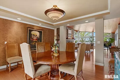 Dining - 41 Forest Rdg, Springfield, IL 62712 photo 1 of 2