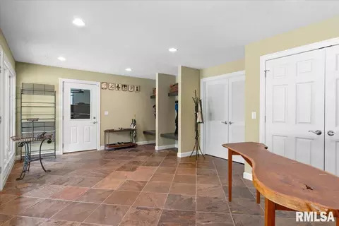 Entry Way - 41 Forest Rdg, Springfield, IL 62712 photo 5 of 5