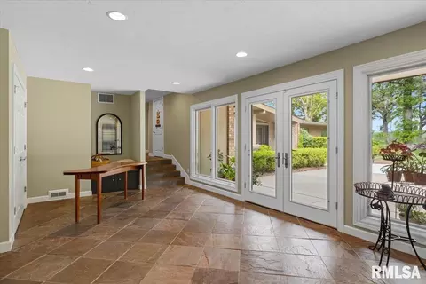 Entry Way - 41 Forest Rdg, Springfield, IL 62712 photo 4 of 5
