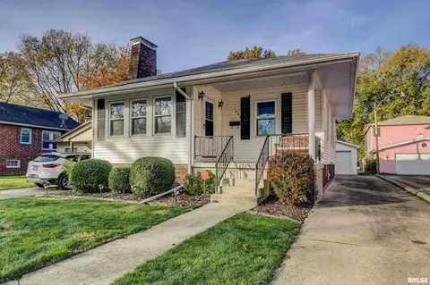 1833 S Douglas Ave, Springfield, IL 62704