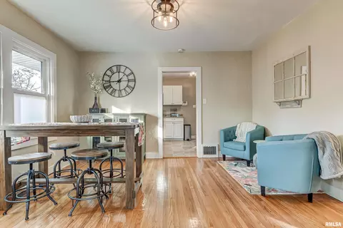 Dining - 1833 S Douglas Ave, Springfield, IL 62704 photo 1 of 2