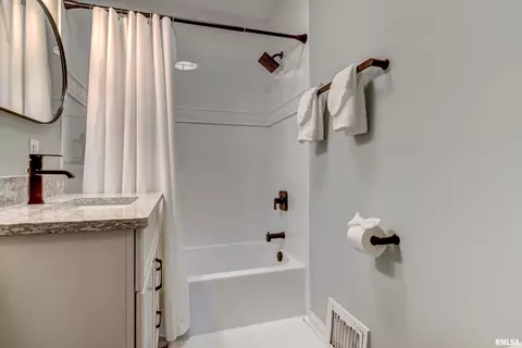 Bath - 1833 S Douglas Ave, Springfield, IL 62704 photo 1 of 1