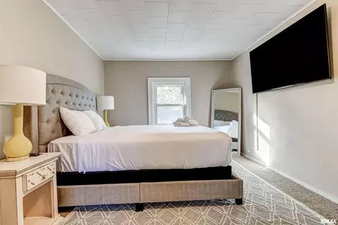 Bedroom - 1833 S Douglas Ave, Springfield, IL 62704 photo 2 of 5