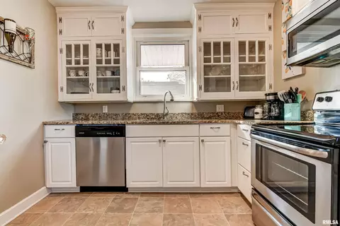Kitchen - 1833 S Douglas Ave, Springfield, IL 62704 photo 4 of 4