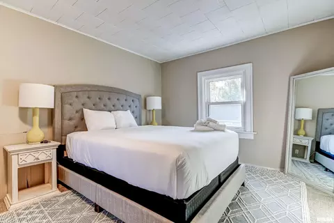 Bedroom - 1833 S Douglas Ave, Springfield, IL 62704 photo 3 of 5