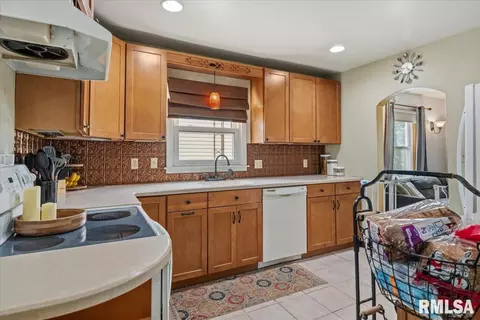 Other - 1613 N Schrader Ave, Springfield, IL 62702 photo 6 of 17