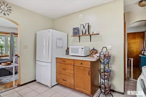 Kitchen - 1613 N Schrader Ave, Springfield, IL 62702 photo 2 of 2