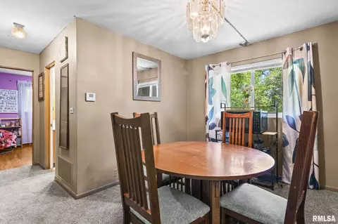 Dining - 38 Monica Ln, Springfield, IL 62702 photo 2 of 3