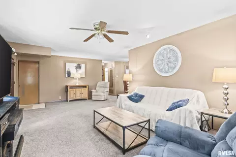 Living - 38 Monica Ln, Springfield, IL 62702 photo 4 of 4
