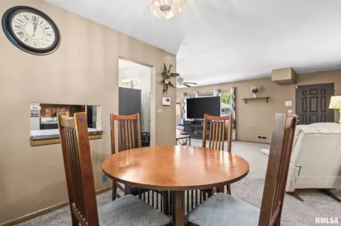 Dining - 38 Monica Ln, Springfield, IL 62702 photo 3 of 3