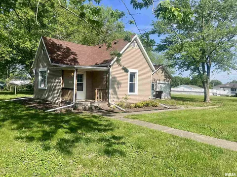 Other - 101 N Cedar St, Bowen, IL 62316 photo 1 of 5
