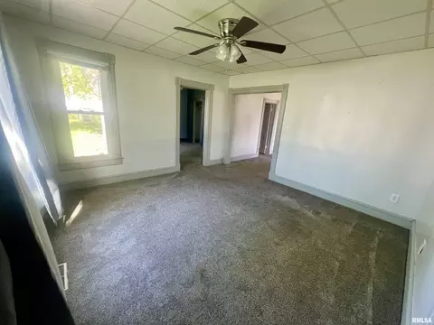 Living - 101 N Cedar St, Bowen, IL 62316 photo 1 of 3