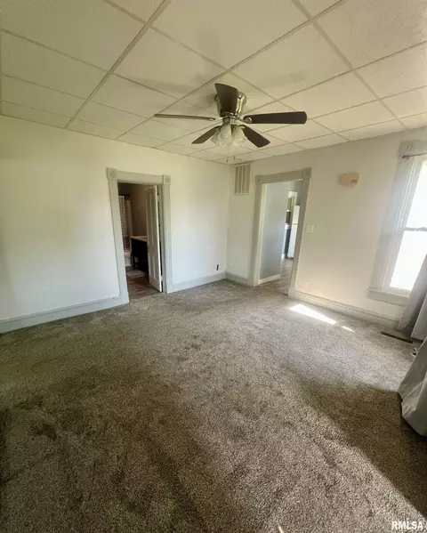 Other - 101 N Cedar St, Bowen, IL 62316 photo 2 of 5