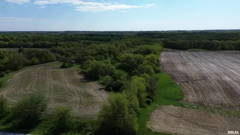 000 E 3053rd Ln, Beverly, IL 62347