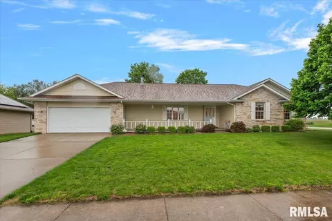 8 Rosemary Ln, Jacksonville, IL 62650