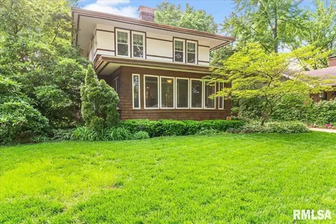 Exterior - 1533 S Noble Ave, Springfield, IL 62704 photo 3 of 13