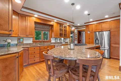 Kitchen - 1533 S Noble Ave, Springfield, IL 62704 photo 3 of 4