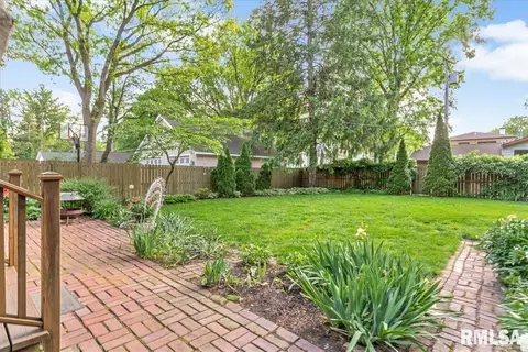 Exterior - 1533 S Noble Ave, Springfield, IL 62704 photo 8 of 13