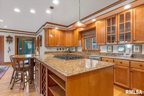 Kitchen - 1533 S Noble Ave, Springfield, IL 62704 photo 2 of 4