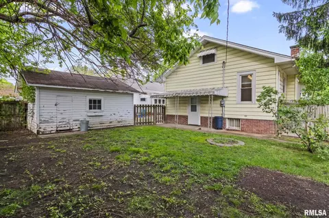 Exterior - 1941 S Whittier Ave, Springfield, IL 62704 photo 5 of 6