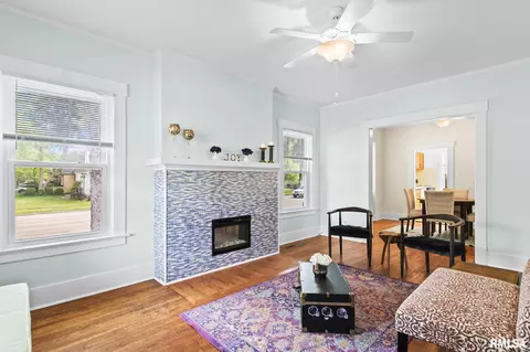 Living - 1941 S Whittier Ave, Springfield, IL 62704 photo 1 of 2