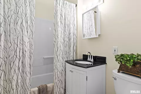 Bath - 1941 S Whittier Ave, Springfield, IL 62704 photo 1 of 1