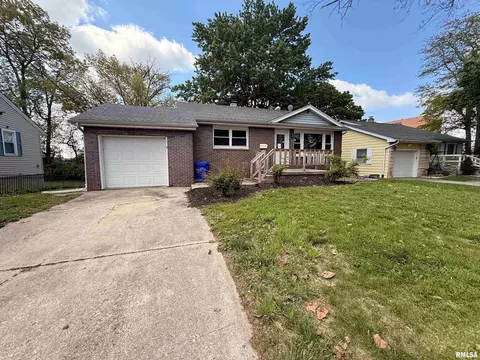 1951 E Florida Ct, Decatur, IL 62521