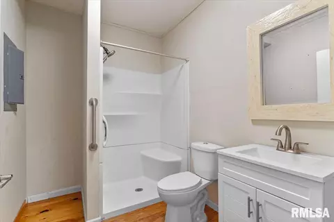 Bath - 4414 Comanche Dr, Springfield, IL 62711 photo 5 of 5