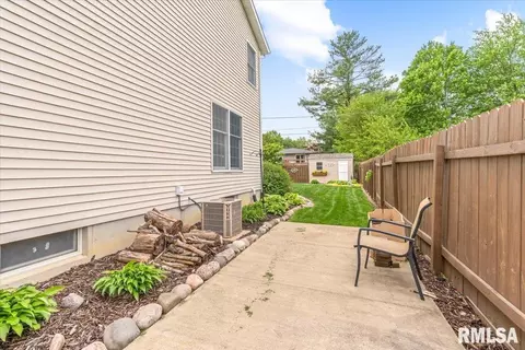 Exterior - 4414 Comanche Dr, Springfield, IL 62711 photo 8 of 10