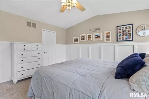 Bedroom - 4414 Comanche Dr, Springfield, IL 62711 photo 3 of 9