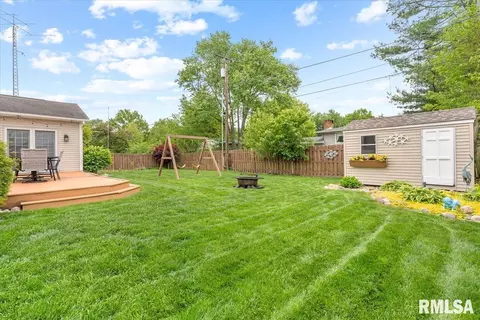 Exterior - 4414 Comanche Dr, Springfield, IL 62711 photo 7 of 10