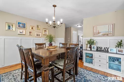Dining - 4414 Comanche Dr, Springfield, IL 62711 photo 1 of 2