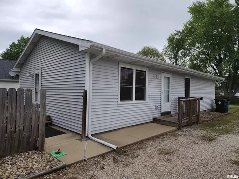 505 NE 3rd St, Atlanta, IL 61723