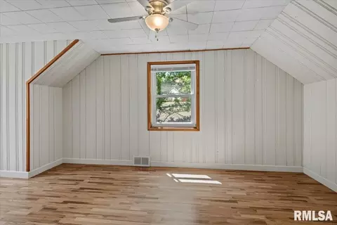 Bedroom - 3211 S 3rd St, Springfield, IL 62703 photo 9 of 11