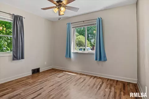 Bedroom - 3211 S 3rd St, Springfield, IL 62703 photo 3 of 11