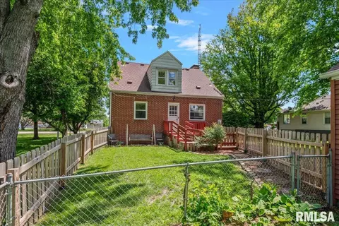 Exterior - 3211 S 3rd St, Springfield, IL 62703 photo 7 of 8