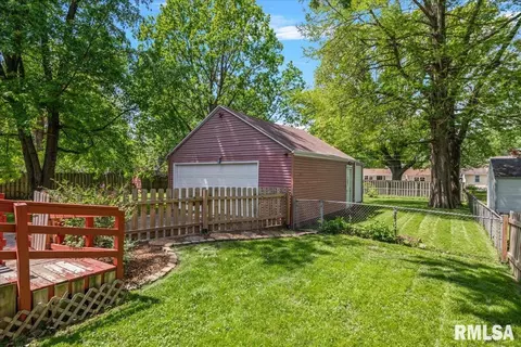 Exterior - 3211 S 3rd St, Springfield, IL 62703 photo 6 of 8
